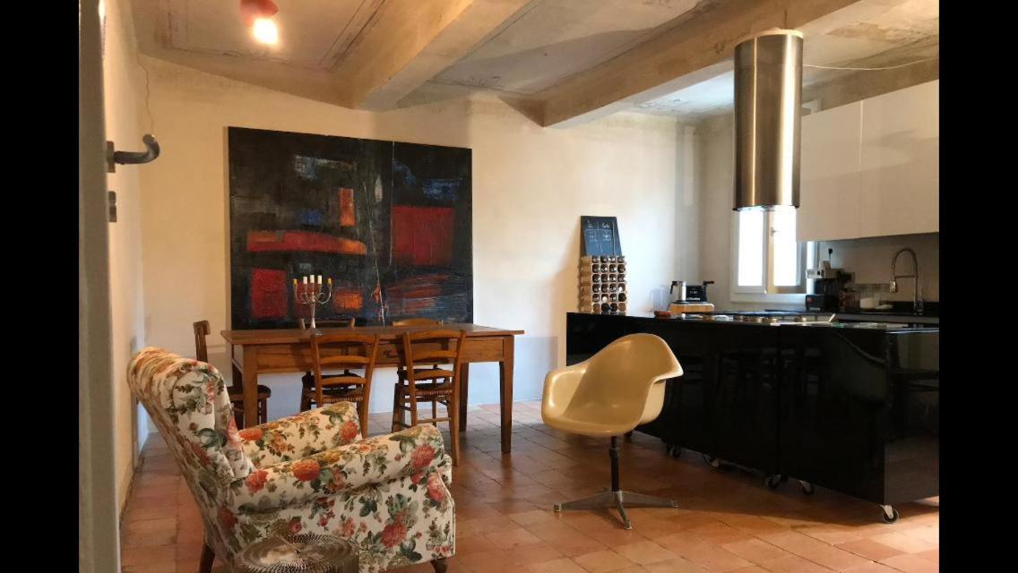 Casa Luminosa Con Giardino In Centro Storico Apartment Реджо Емилия Екстериор снимка
