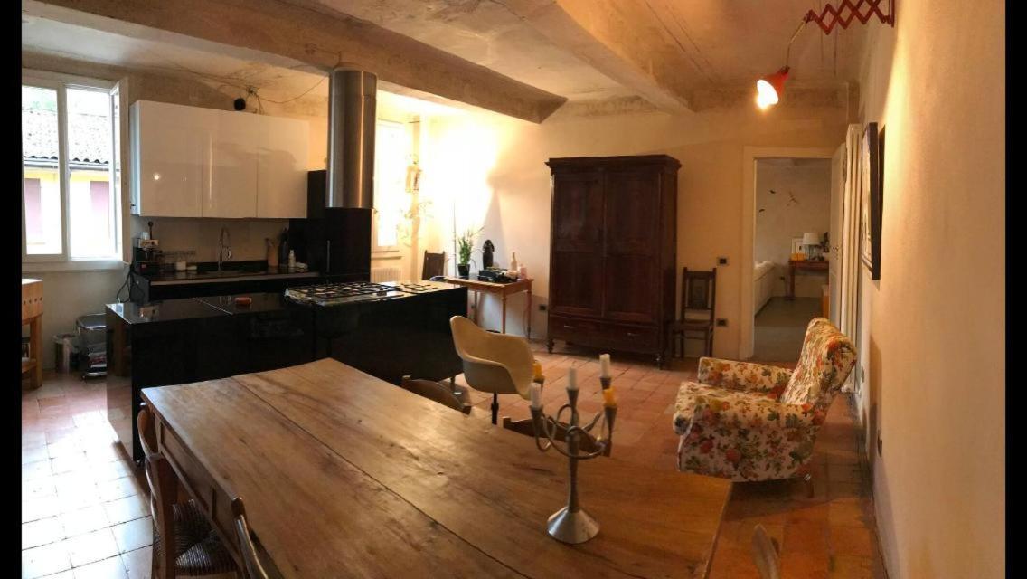 Casa Luminosa Con Giardino In Centro Storico Apartment Реджо Емилия Екстериор снимка
